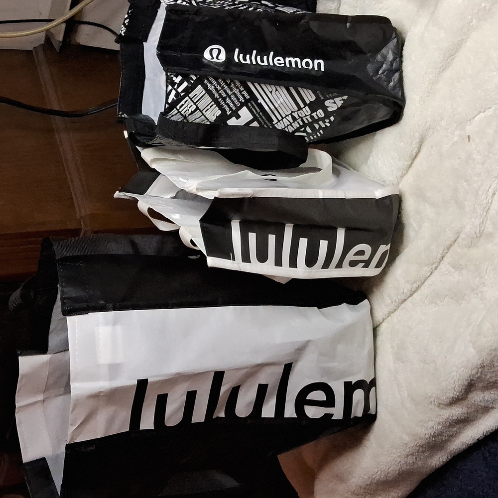 Lululemon bundle of one large and 2 small reusable bags.